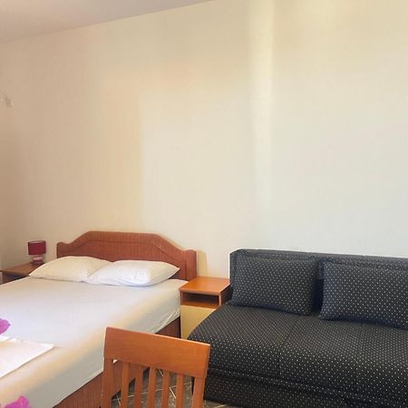 Apartments Radosevic Улцин Екстериор снимка