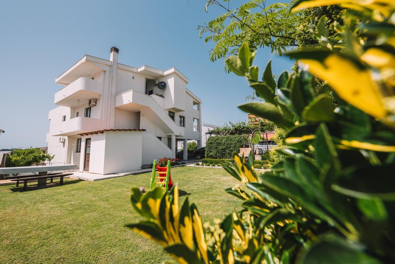 Apartments Radosevic Улцин Екстериор снимка