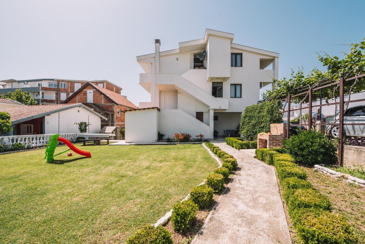 Apartments Radosevic Улцин Екстериор снимка