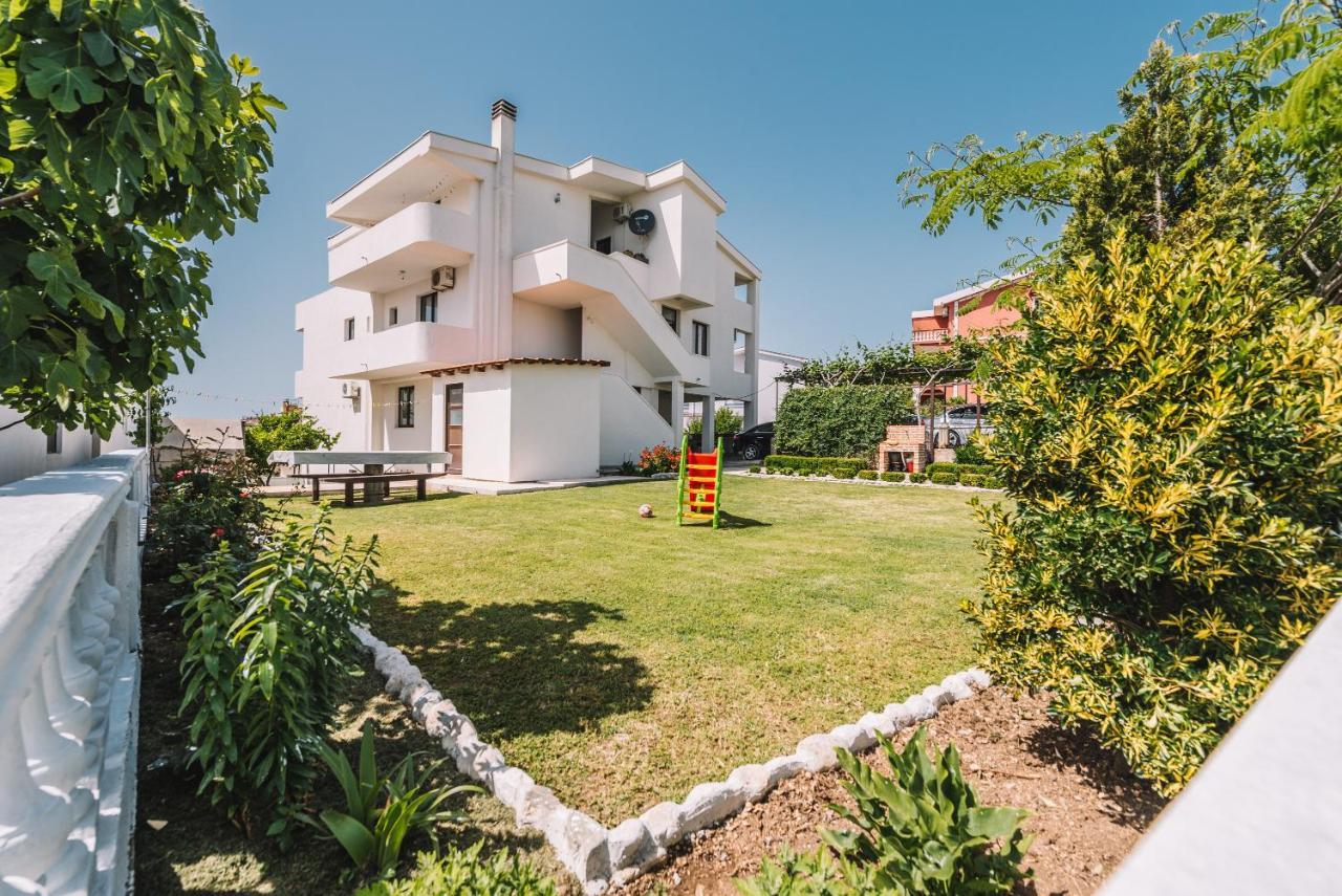 Apartments Radosevic Улцин Екстериор снимка