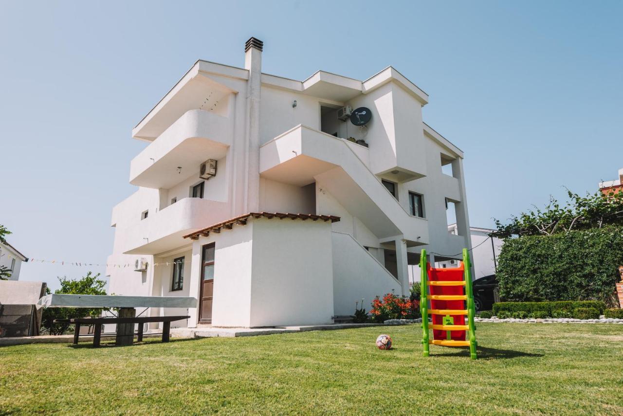 Apartments Radosevic Улцин Екстериор снимка
