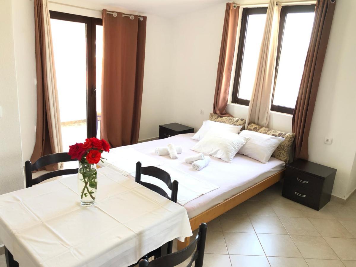 Apartments Radosevic Улцин Екстериор снимка