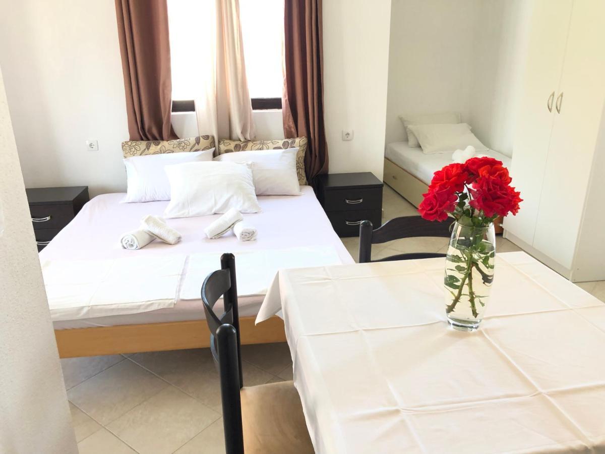 Apartments Radosevic Улцин Екстериор снимка