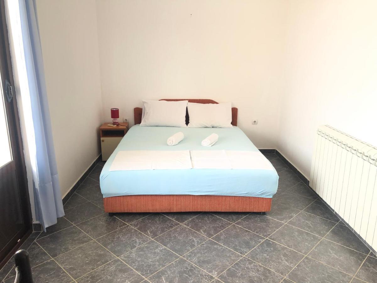 Apartments Radosevic Улцин Екстериор снимка