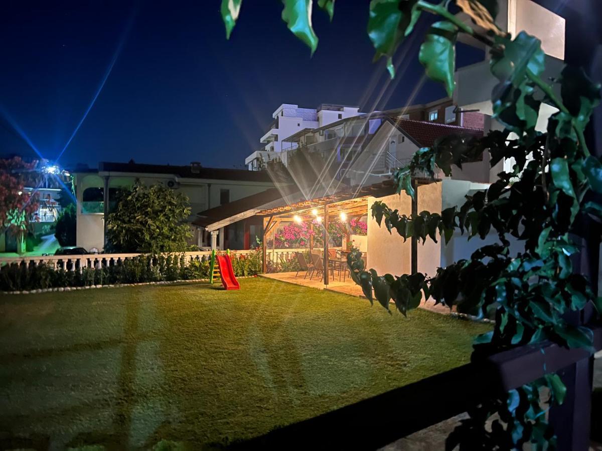 Apartments Radosevic Улцин Екстериор снимка