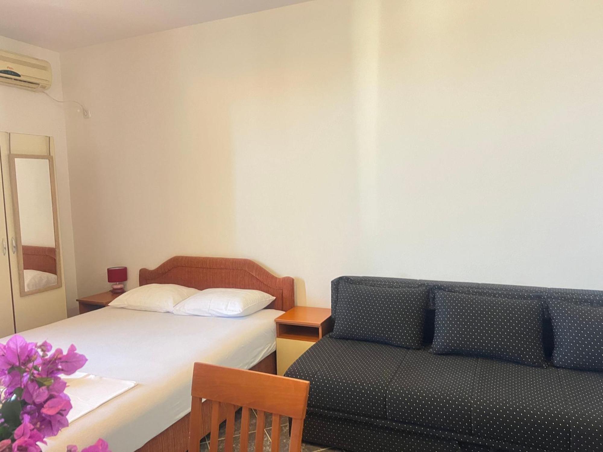 Apartments Radosevic Улцин Екстериор снимка